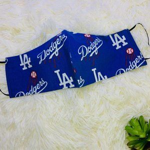 La Dodgers face mask men